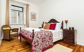 Exotic M2 R2 - Comfortable Classy Double Room With Shared Bath